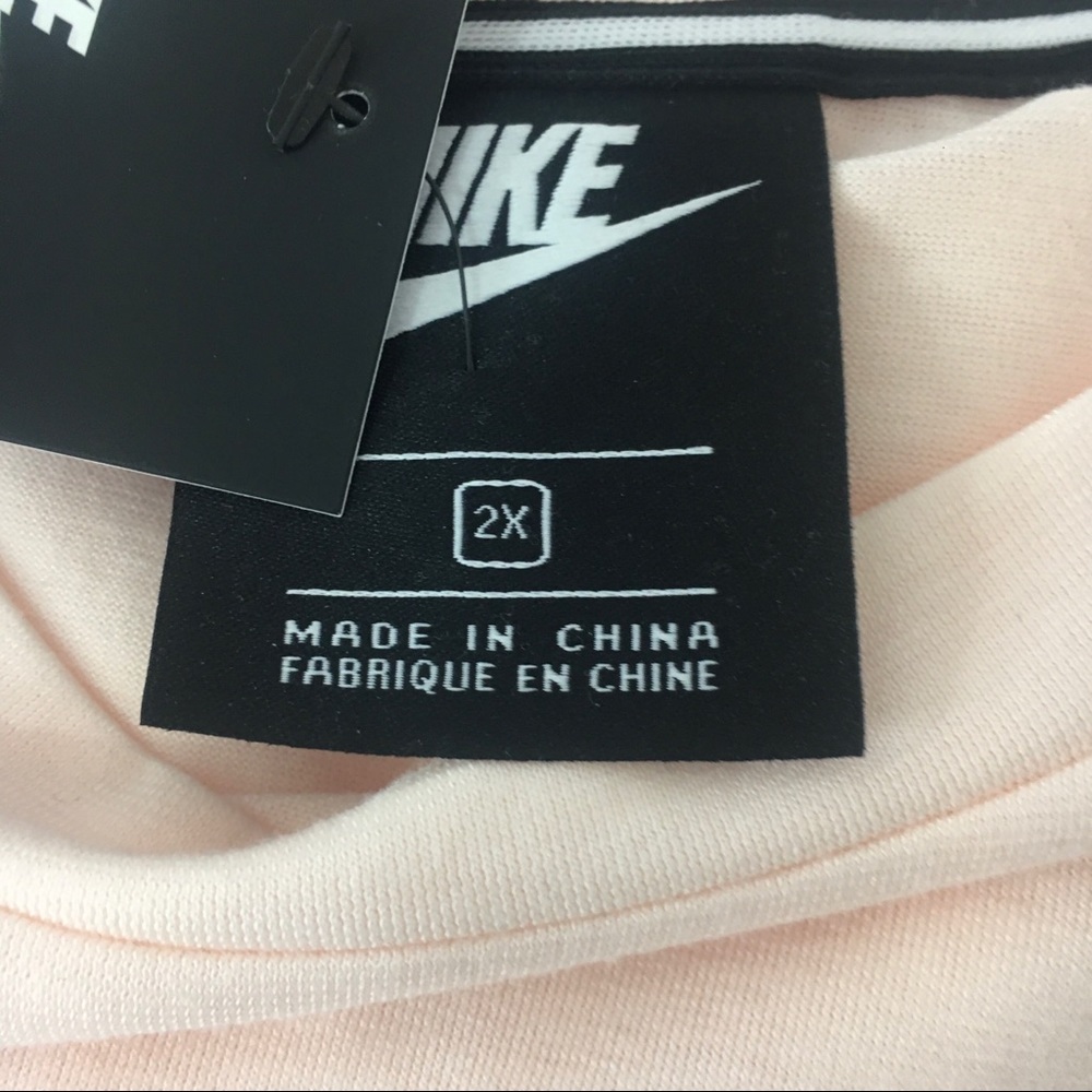 NWT Women’s Nike Tee Shirt - Size 2X - Picture 4 of 4